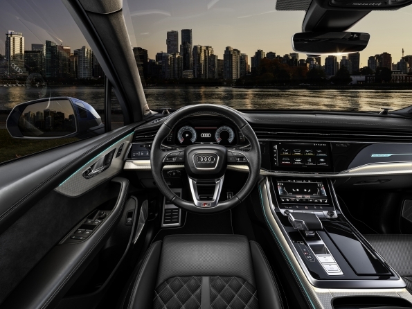 2024 Audi Q7 interior