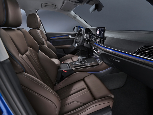 2025 Audi Q5 Sportback interior