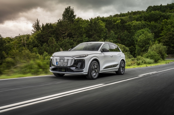 Standard Hood Fender & Mirrors | AUDI E-TRON SPORTBACK 2023 Standard Hood Fender & Mirrors | AUDI E-TRON SPORTBACK 2023